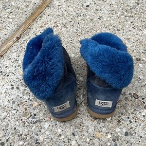 BLUE UGGS- Women’s size 7